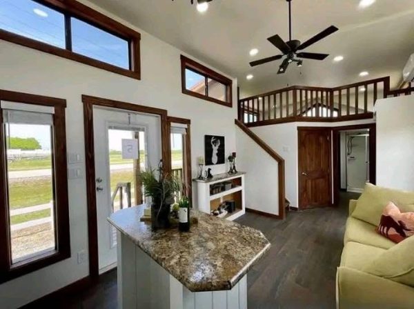 Modern 2-Bedroom Prefab Home – Fully Insulated, Quick Assembly, Year-Round Comfort