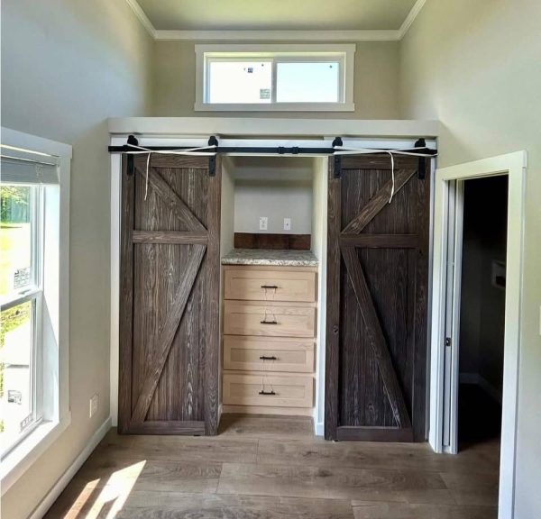The Melrose Tiny Home – Rustic Warmth, Clever Living (H25MELROSE)