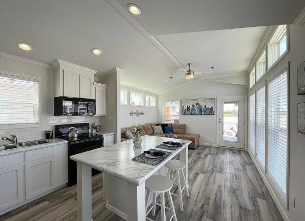 The Yorkshire Tiny Home – Big Charm in a Mini Mansion Frame (H30YORKSHIRE)