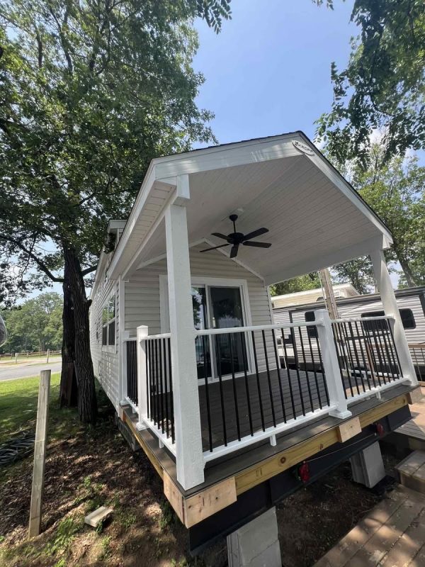 The Modern Tiny Home with Split Loft – Smart Space, Timeless Style (H33SL)