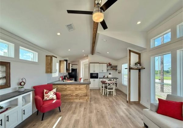 The Lynnhaven Prefab Home – Spacious Charm in a Streamlined Layout (H27LYNN2)