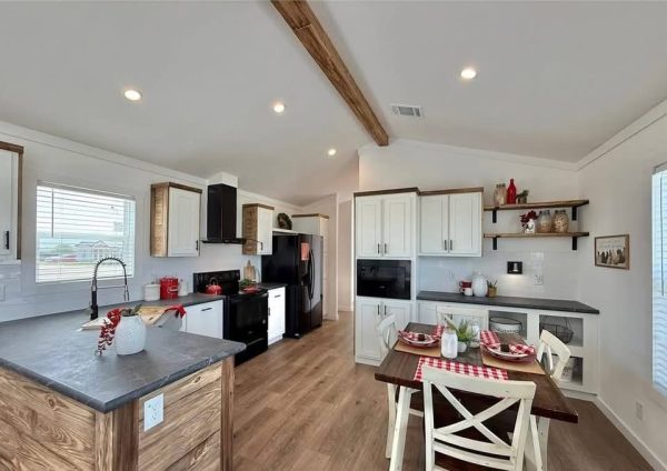 The Lynnhaven Prefab Home – Spacious Charm in a Streamlined Layout (H27LYNN2)