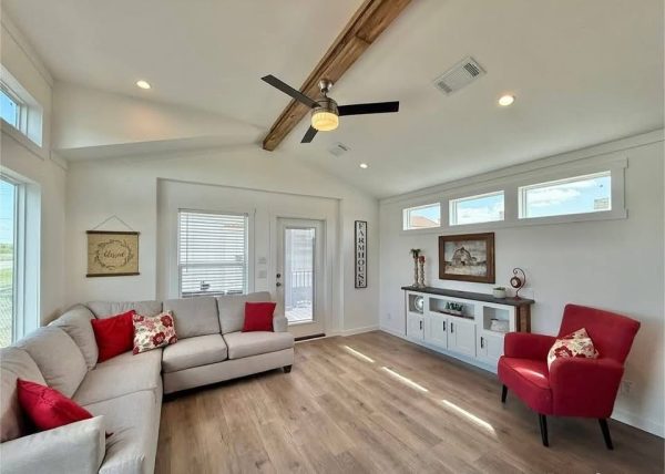 The Lynnhaven Prefab Home – Spacious Charm in a Streamlined Layout (H27LYNN2)