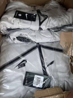 Hoodies (280 pcs pallet)
