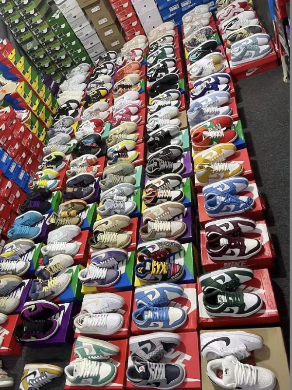 Mixed Branded shoes (30 pcs pallet)